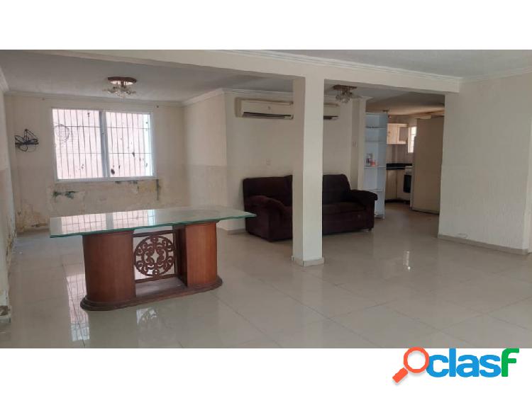 SE VENDE CASA EN AVENIDA UNIVERSITARIA VE10-094AU-RGON