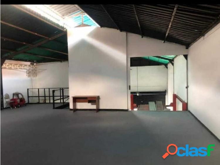 Se vende galpon 600m2 Los Dos Caminos 0343