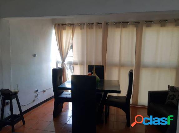 VENTA DE CASA DE TRES NIVELES CON UN LOCAL COMERCIAL.LOS