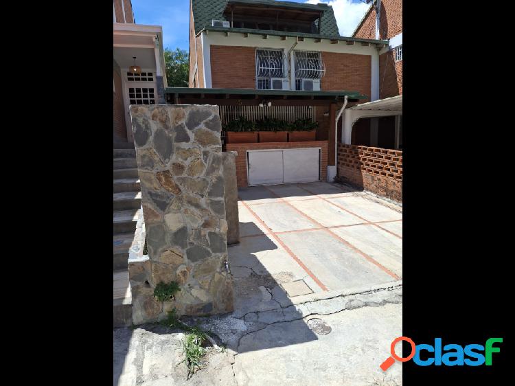 Vendo Town House 230m2 Urb. Miranda