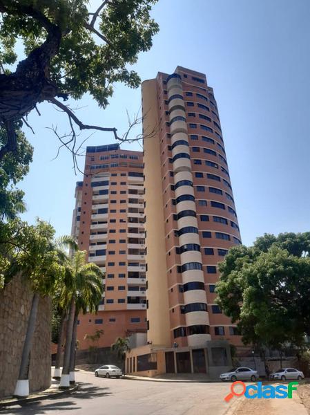 Apartamento en Res. Terrazas del Bosque, Urb. El Bosque,