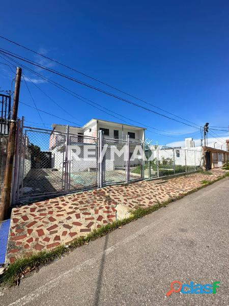 Casa Comercial en Venta Calle 70 con Av. 14A. Remax