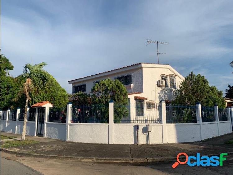 Casa en Venta en Urb. Las Clavellinas PE-6904459