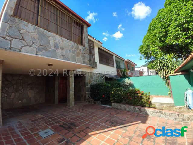 Casa venta Espaciosa, elegante, calle cerrada, la cocina