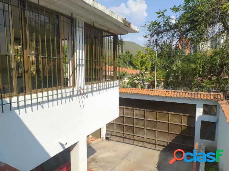 En venta casa en lomas del este