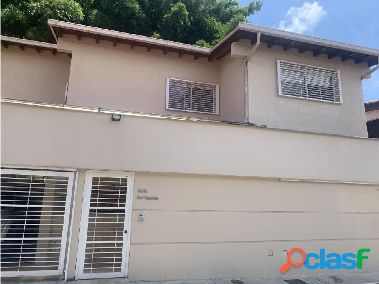 SE VENDE CASA 400 M2 EN LA URBANIZACIÒN MIRANDA