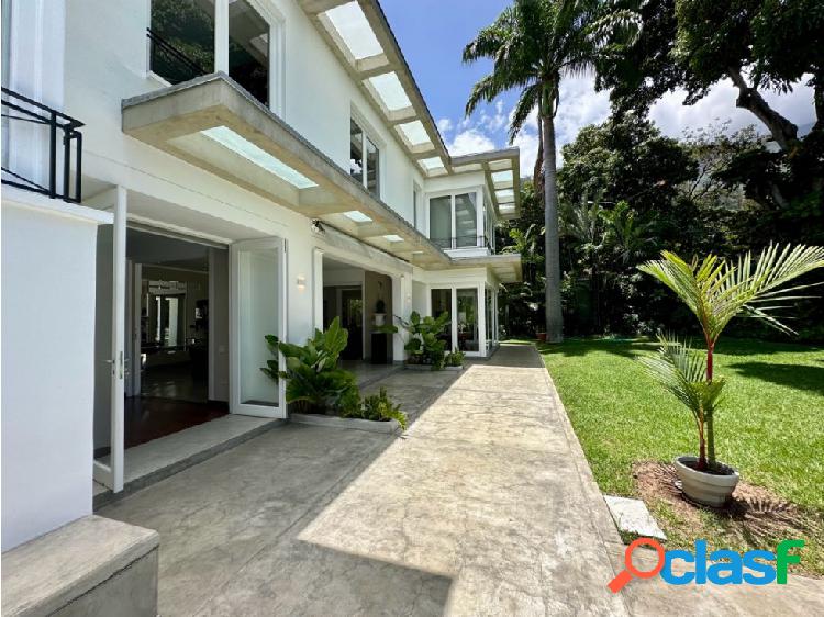 Se vende espectacular casa en el Country Club 1.479m2