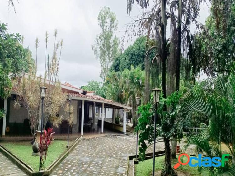 Sky Group Vende Casa Multifamiliar en URB Safari Country