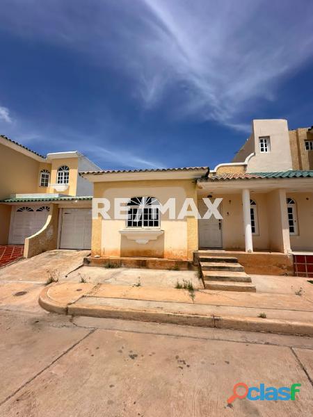 Townhouse En Venta Lago Country II. Remax Millenium