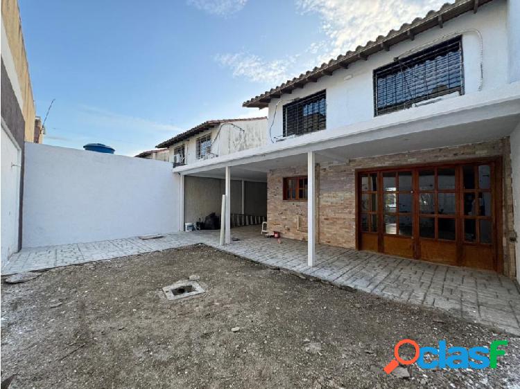 Townhouse en Venta en Urb. Villa Hermosa, La Morita I