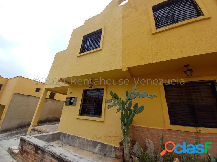 Townhouse en venta ubicado en Piedra Pintadas Valencia