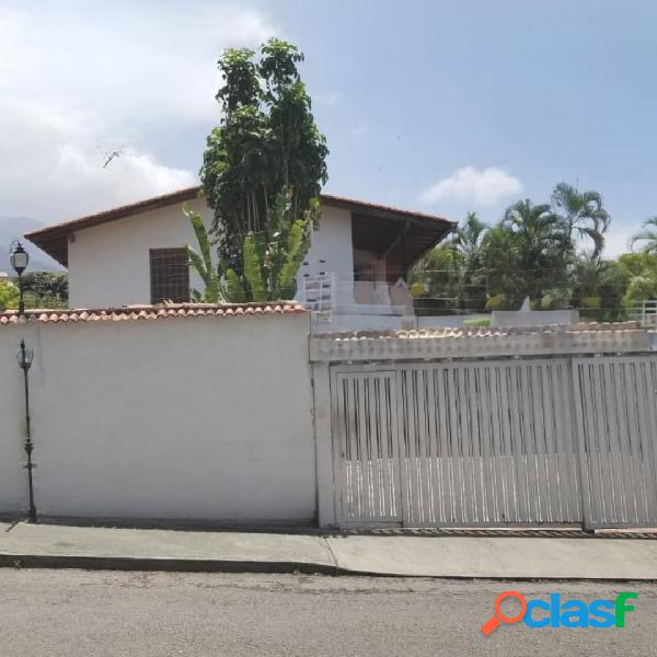 Venta | Casa 895 de terreno | Altamira | Caracas