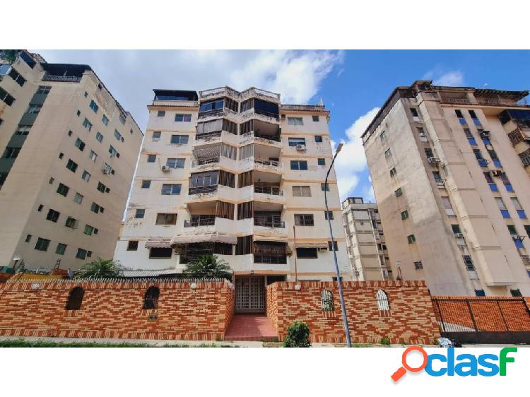 Annic Coronado Vende Amplio Apartamento PH en Trigal Centro