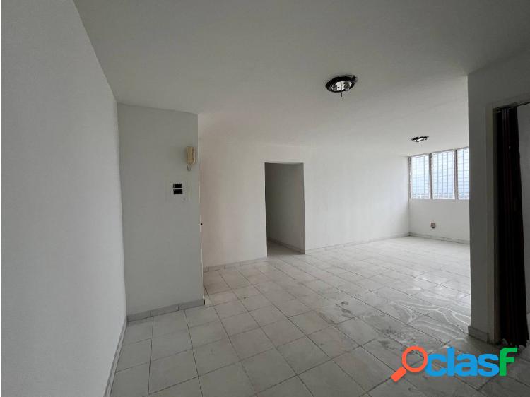 Apartamento en Venta, Res. Luxmar, zona centro de Maracay.