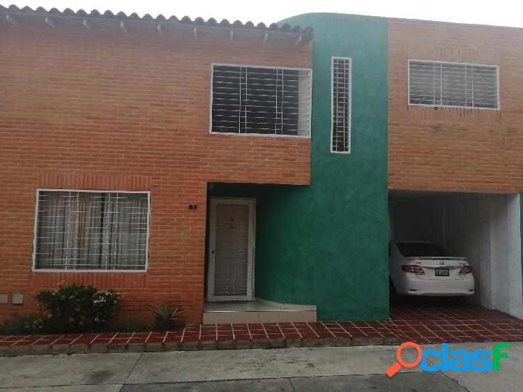 EN VENTA COMODO TOWN HOUSE UBICADO EN SAN DIEGO RESDIENCIAS