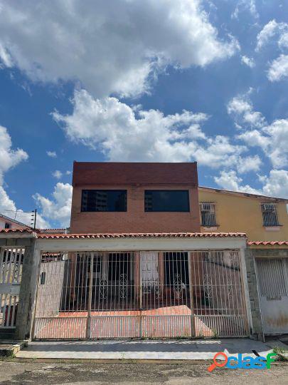 En VENTA aparto quinta en Urb. Sabana Larga, Valencia,