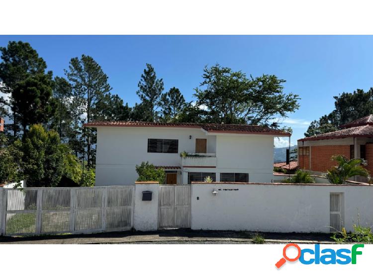 La Lagunita Casa en Venta calle cerrada 6h/5b/4p LAGN