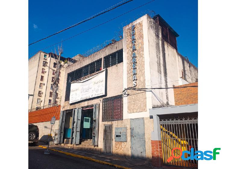 Quinta Comercial con Panaderia en Sarria - Caracas