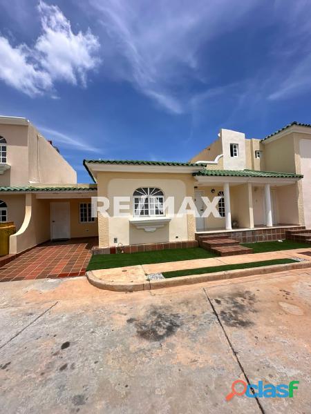 Townhouse En Lago Country II. Remax Millenium