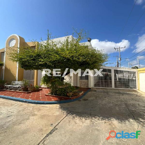 Townhouse En Venta Villa Doña Isabel. Remax Millenium