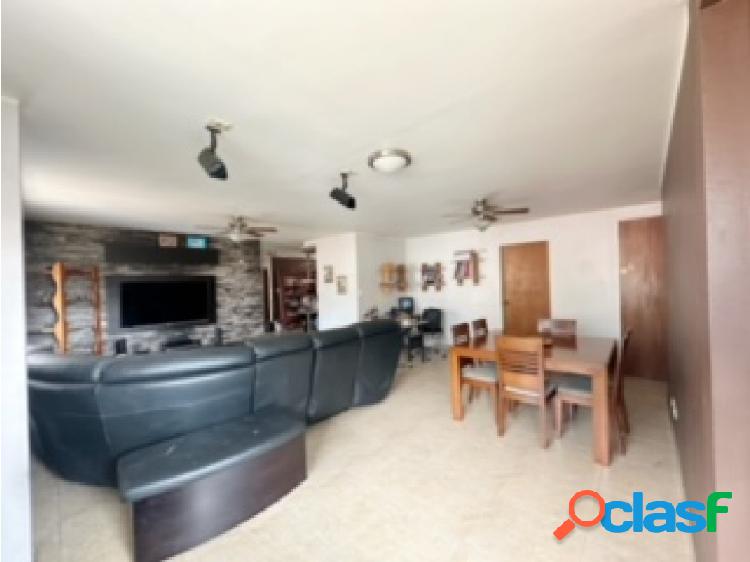 Vendo Apartamento en Los Palos Grandes Remodelado