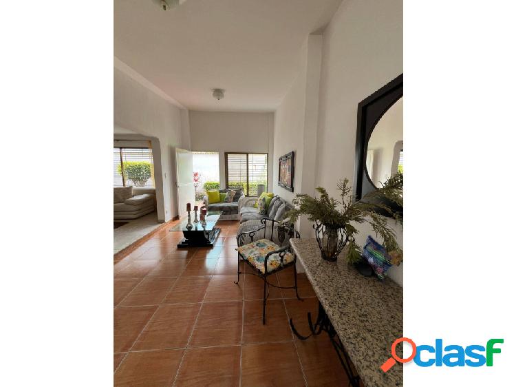 Annic Coronado vende casa Aparto-quinta en El Parral 255748