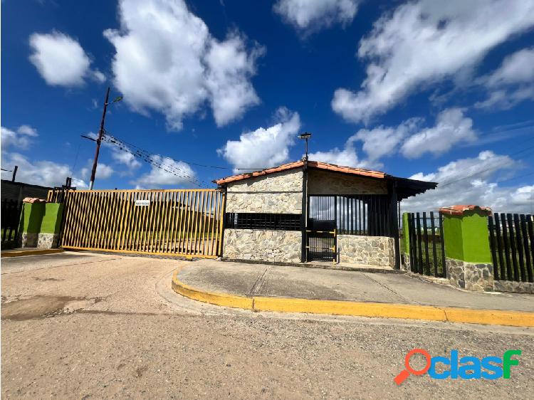 CASA EN CAMPO CLARO, BEJUMA. (SCLAUP-35)