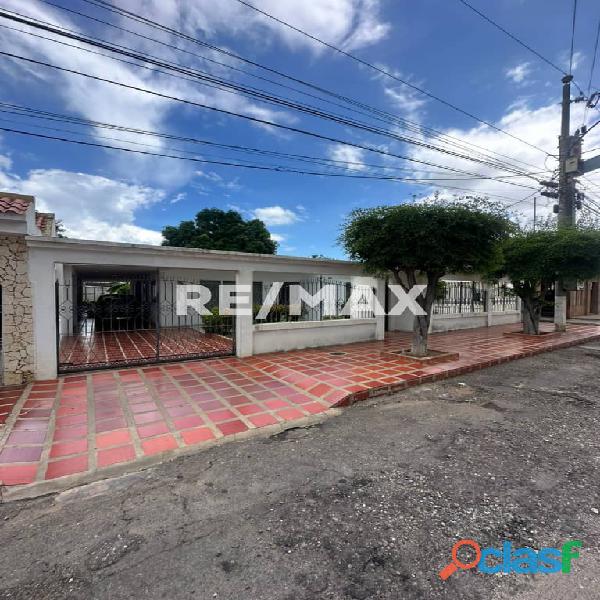 Casa Quinta en Venta Urb. La Alhambra. Remax Millenium