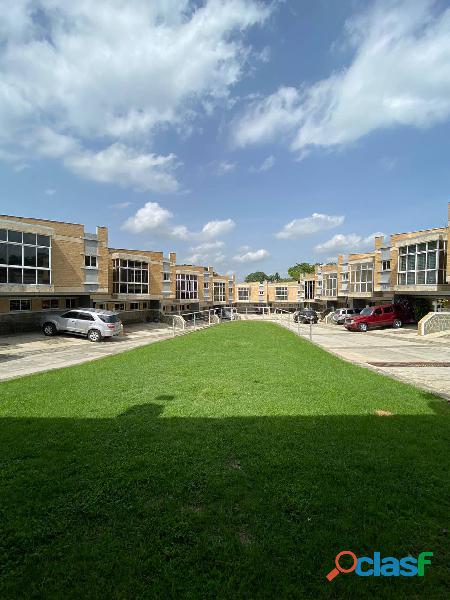 Edna Uzcategui VENDE TOWNHOUSE EN COJUNTO RESIDENCIA VILLA