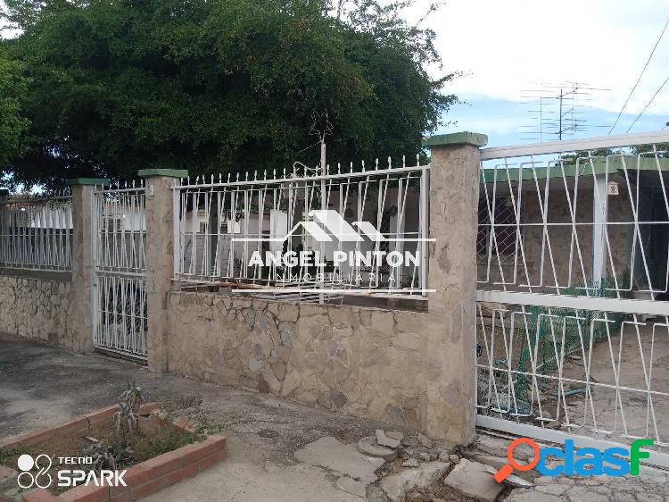 CASA EN VENTA EN LA ROTARIA MARACAIBO API 6371