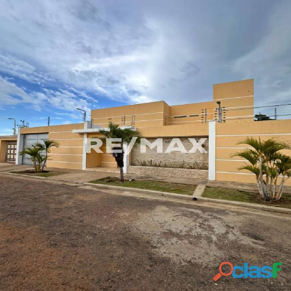 Casa En Urbanización Rosal Sur. Remax Millenium