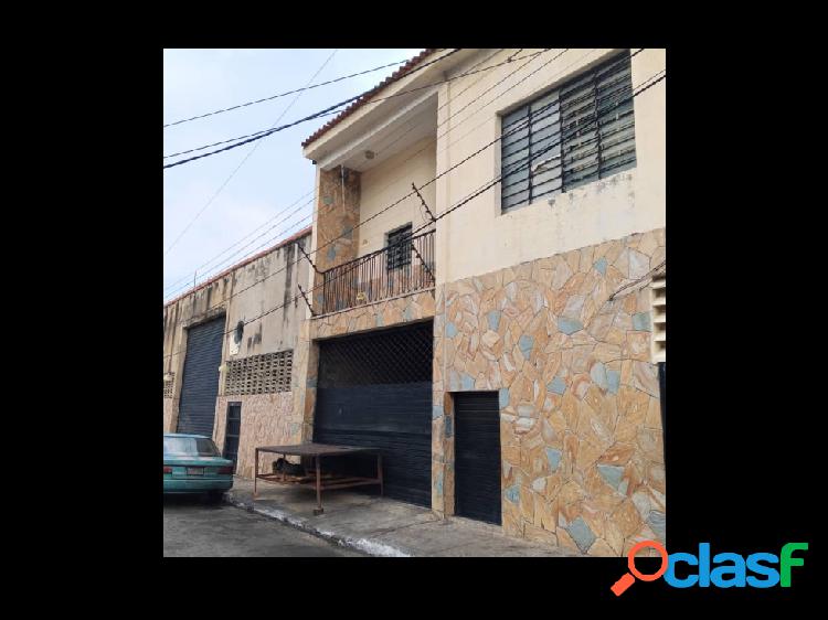 EN VENTA CASA EN URB. LA MARACAYA EDO ARAGUA 43-17