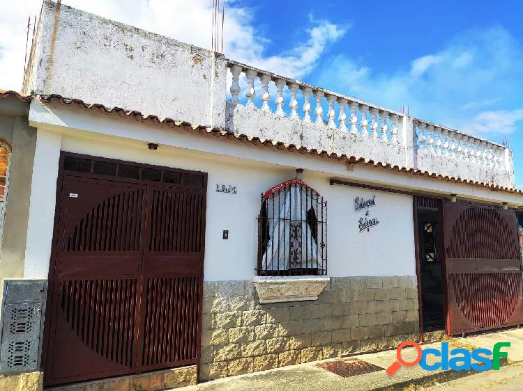 ¡FINANCIAMIENTO! Venta Casa Conj. Resid. Rio Verde, Urb.