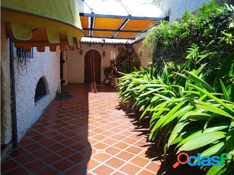 Se Vende Excelente Casa en Cumbres de Curumo