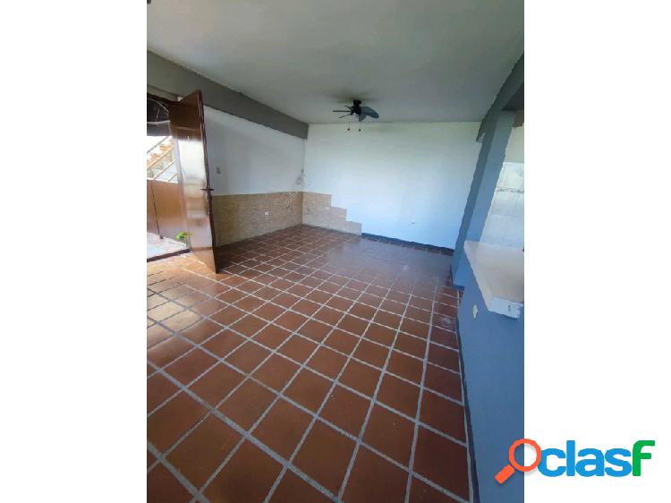 Se alquila anexo calle cerrada 150m2 El Márques 8637