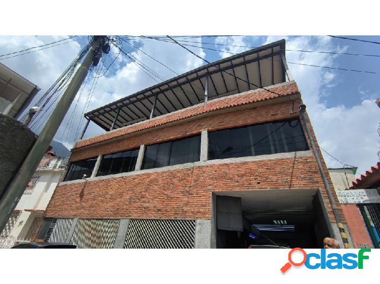 Se vende Casa Comercial 300m2 Los Chorros 0064