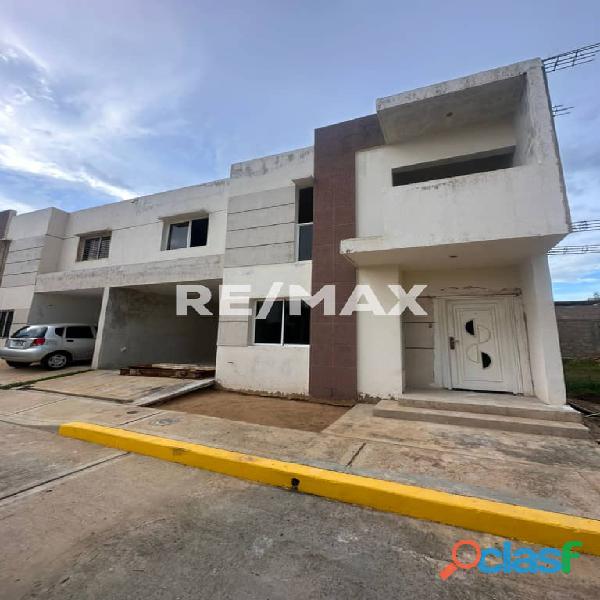 Townhouse en Venta. Villa Punta Norte. Remax Millenium