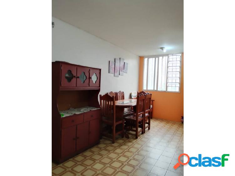 VENTA APARTAMENTO RESD. PECHINENDA AV. BOLIVAR NORTE