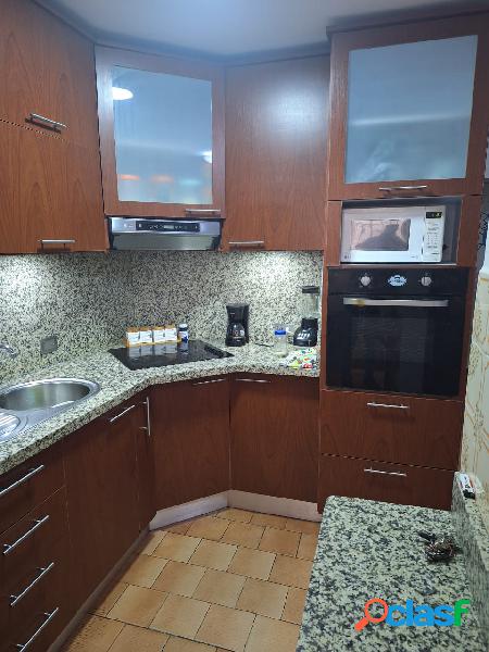 ofrece en venta apartamento a pocos metros de la av bolivar