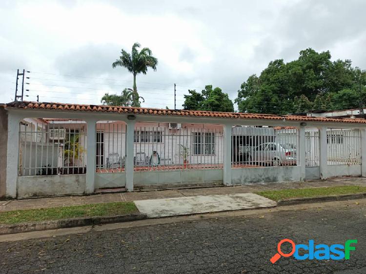 ofrece en venta confortable casa con hermoso clima ubiada en